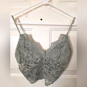 Love Tree Gray Lace Crop Top Size Large Adjustable Straps‎